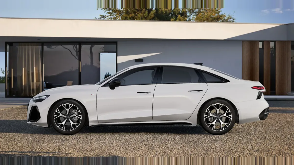 Audi A6 TDI 150kW (204CV) S Tronic Black Line en renting en Zaragoza — Trasera
