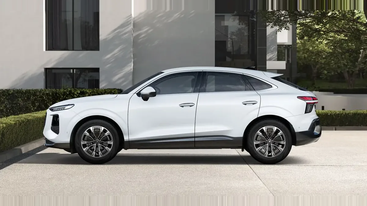 Audi Q3 Sportback Advanced TDI 110kW S Tronic en renting en Zaragoza — Trasera