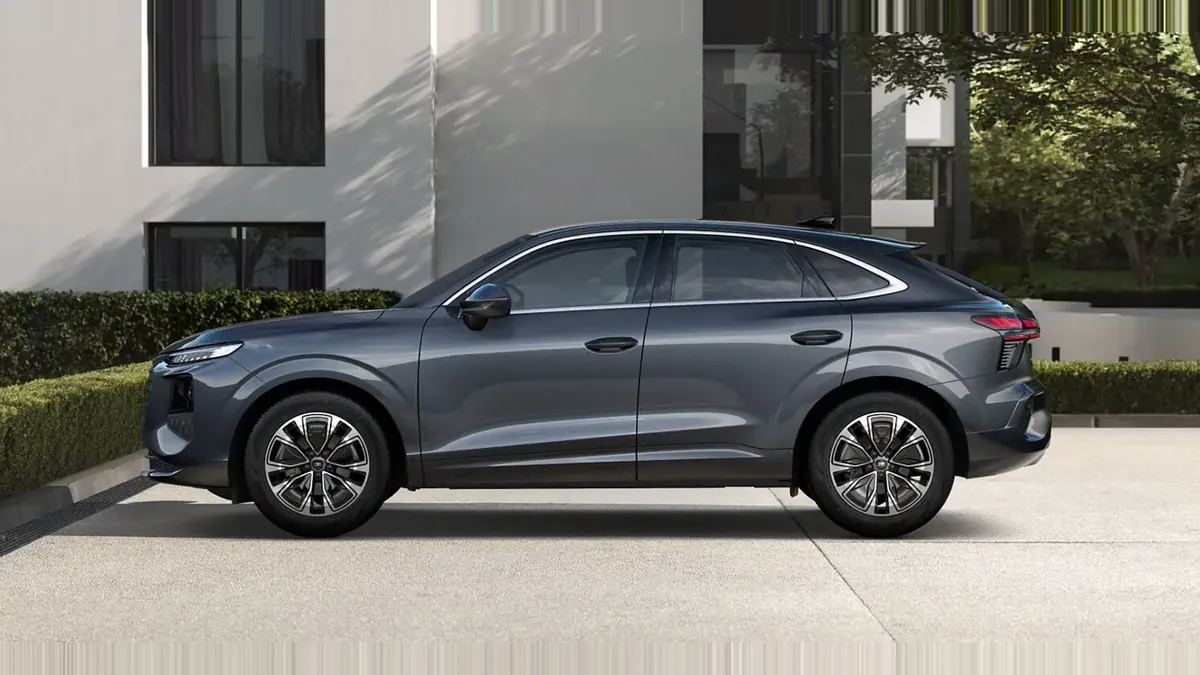Audi Q3 Sportback Advanced TFSI 110kW S Tronic en renting en Zaragoza — Trasera