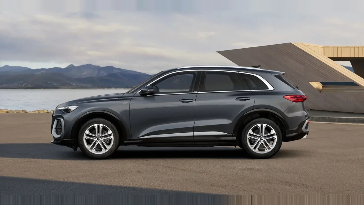 Audi Q5 SUV S line Edition TDI Quattro S Tronic en renting en Zaragoza — Trasera