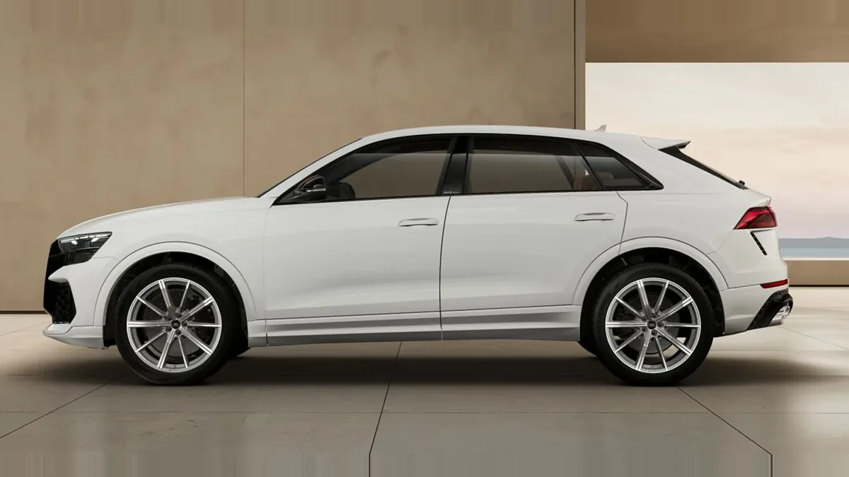 Audi RS Q8 441kW TipTronic en renting en Zaragoza — Trasera