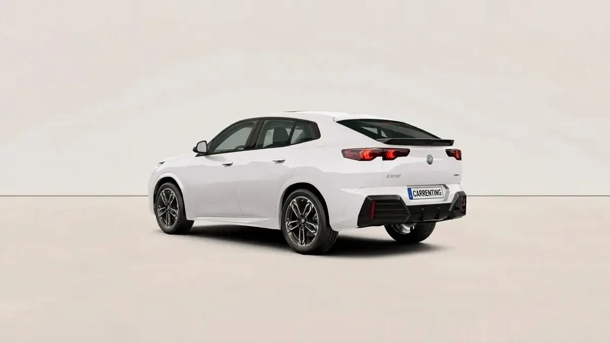 BMW ix2 eDrive20 en renting en Zaragoza — Delantera
