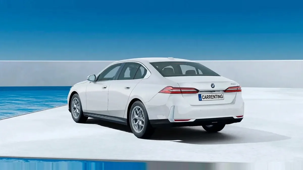BMW Serie 5 520d en renting en Zaragoza — Trasera