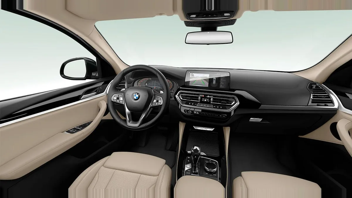 BMW X4 xDrive20d xLine en renting en Zaragoza — Interior