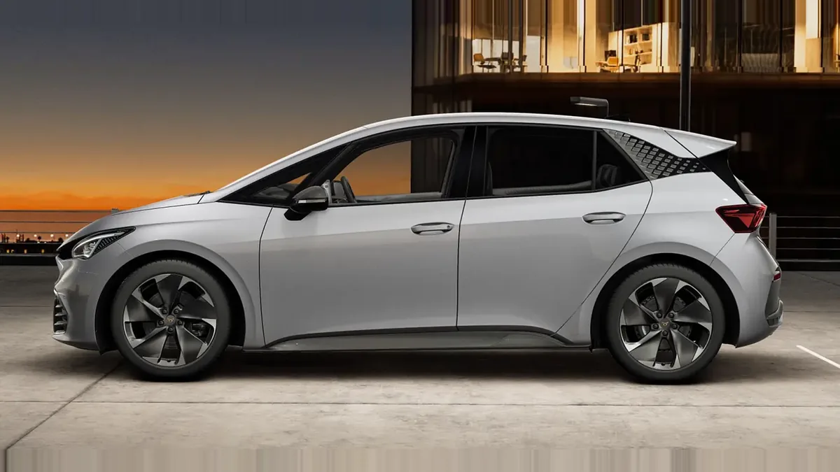 CUPRA Born e-Boost Pack Advanced Plus en renting en Zaragoza — Delantera