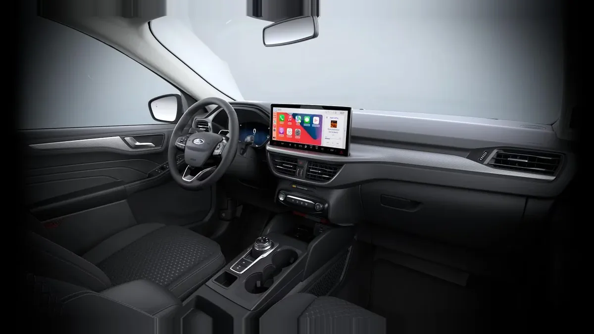 Ford Kuga MCA Titanium 2.5 Duratec PHEV 243CV Auto en renting en Zaragoza — vista 6
