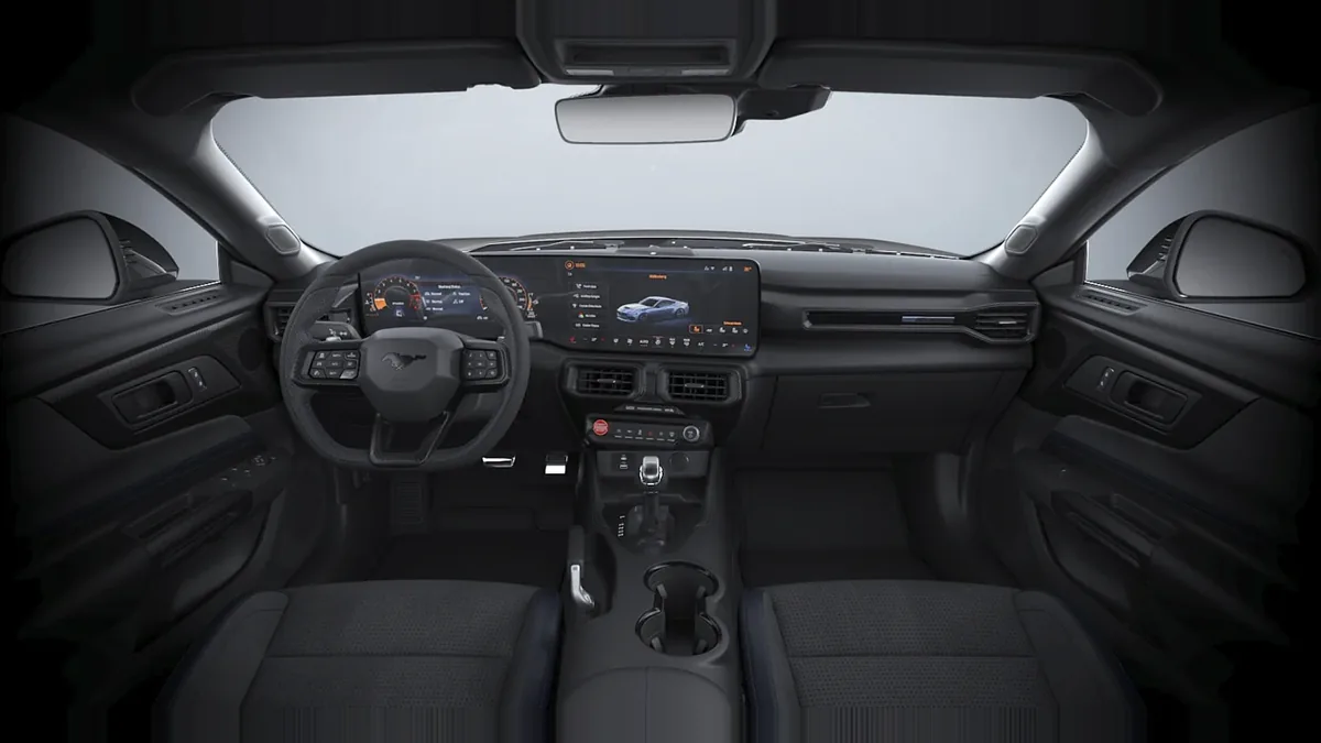 Ford Mustang 5.0 Ti-VCT V8 Mustang Dark House AT en renting en Zaragoza — Interior