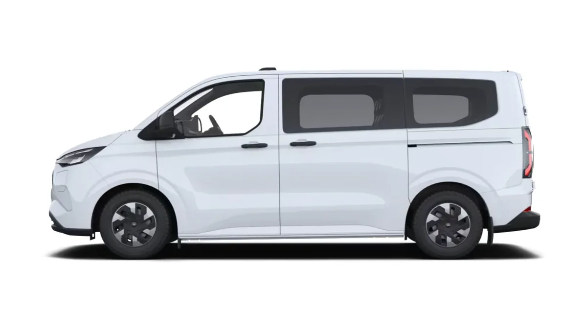 Ford TRANSIT CUSTOM  Kombi BEV 83kWh 100kW 340 L1 Trend en renting en Zaragoza — Trasera