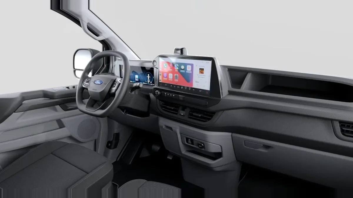 Ford TRANSIT CUSTOM Van 2.5 Duratec PHEV 171kW 320 L1 Trend en renting en Zaragoza — Interior