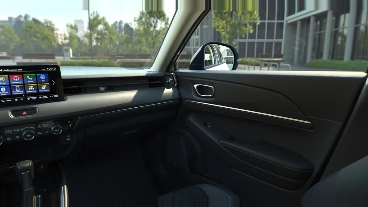 Honda HR-V 1.5 i-MMD Elegance 131CV MA en renting en Zaragoza — Interior