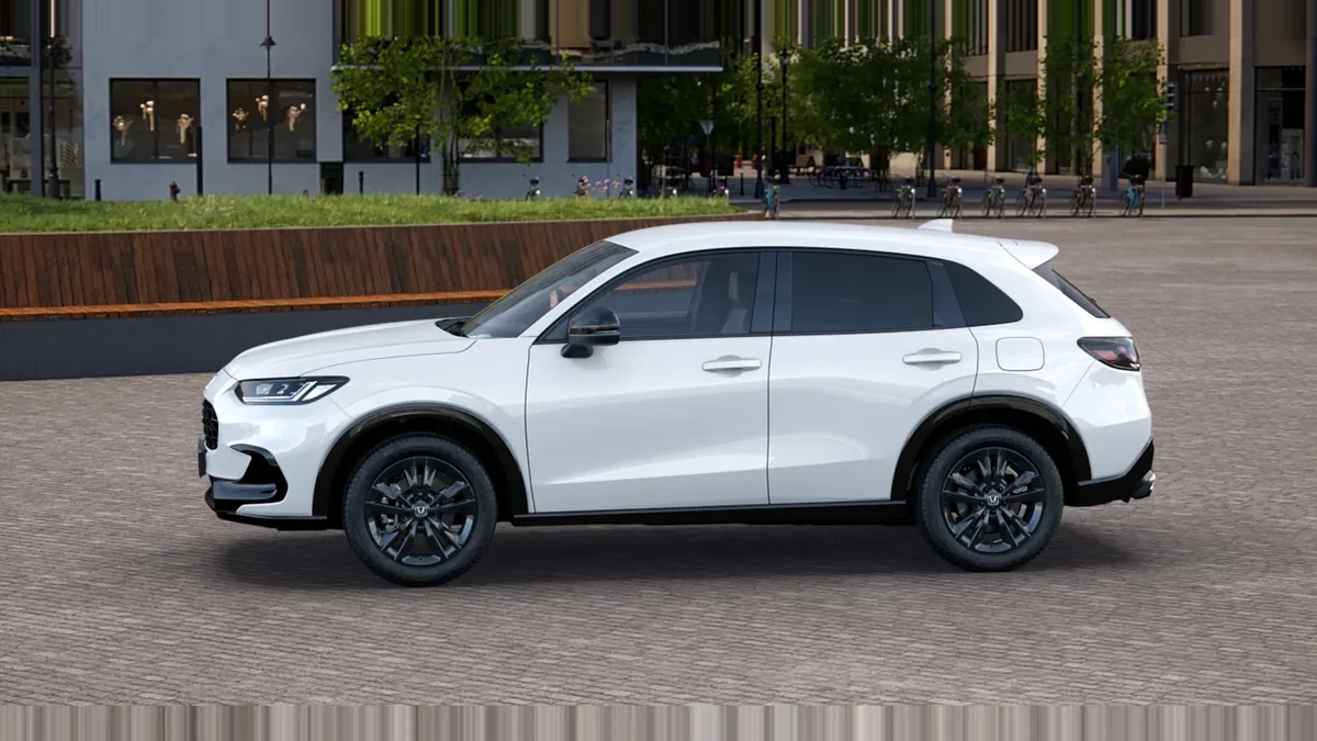 Honda ZR-V 2.0 i-MMD Sport 184CV MA en renting en Zaragoza — Trasera