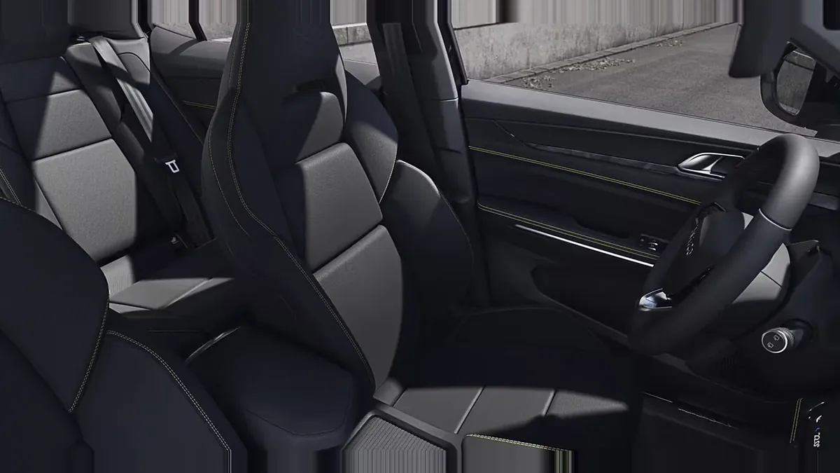 Lynk & Co 01 1.5 PHEV Core en renting en Zaragoza — vista 6