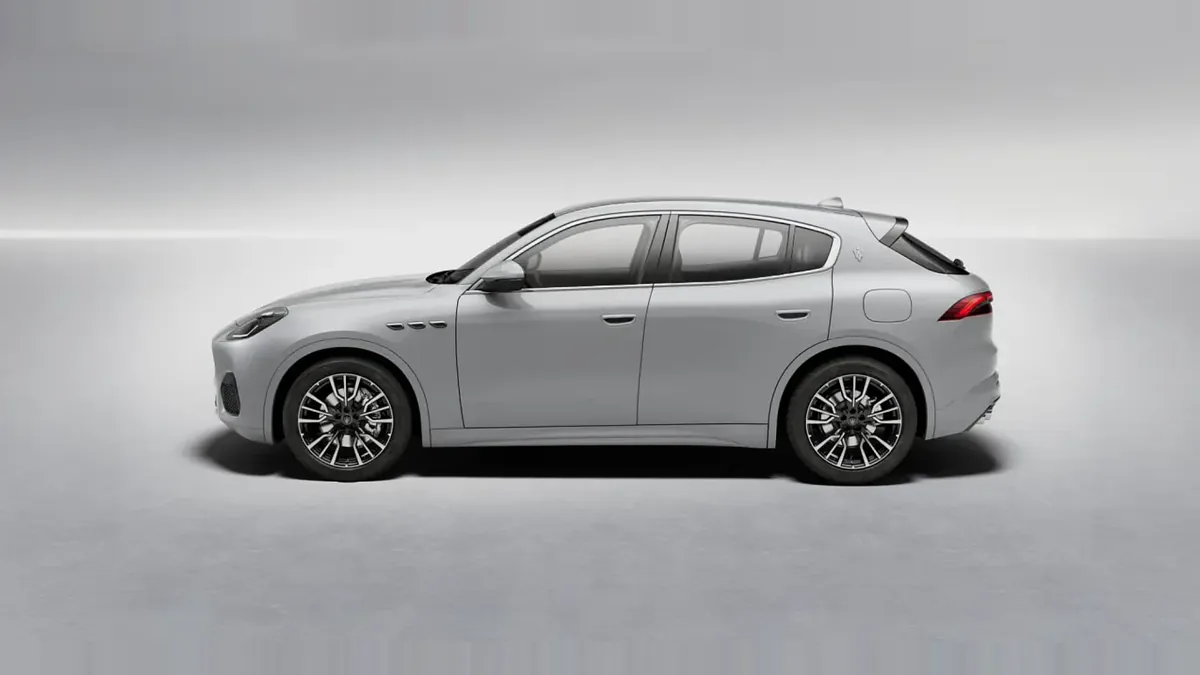 Maserati Grecale L4 MHEV 300CV AWD en renting en Zaragoza — Trasera