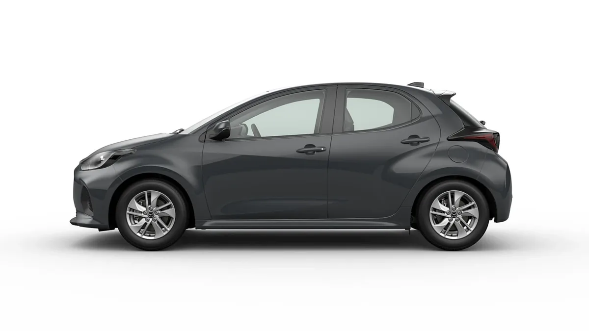 Mazda 2 Hybrid 1.5 85kW 116CV CVT Centre-Line GRY en renting en Zaragoza — Trasera