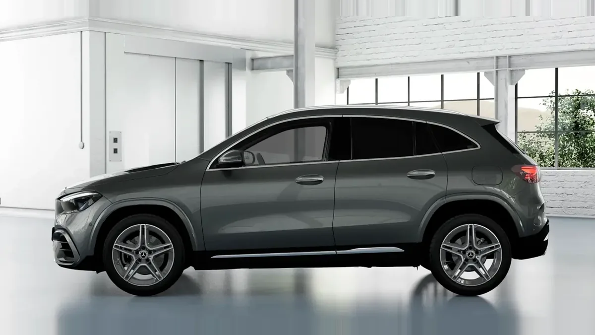 Mercedes-Benz GLA 200d ATH en renting en Zaragoza — Trasera