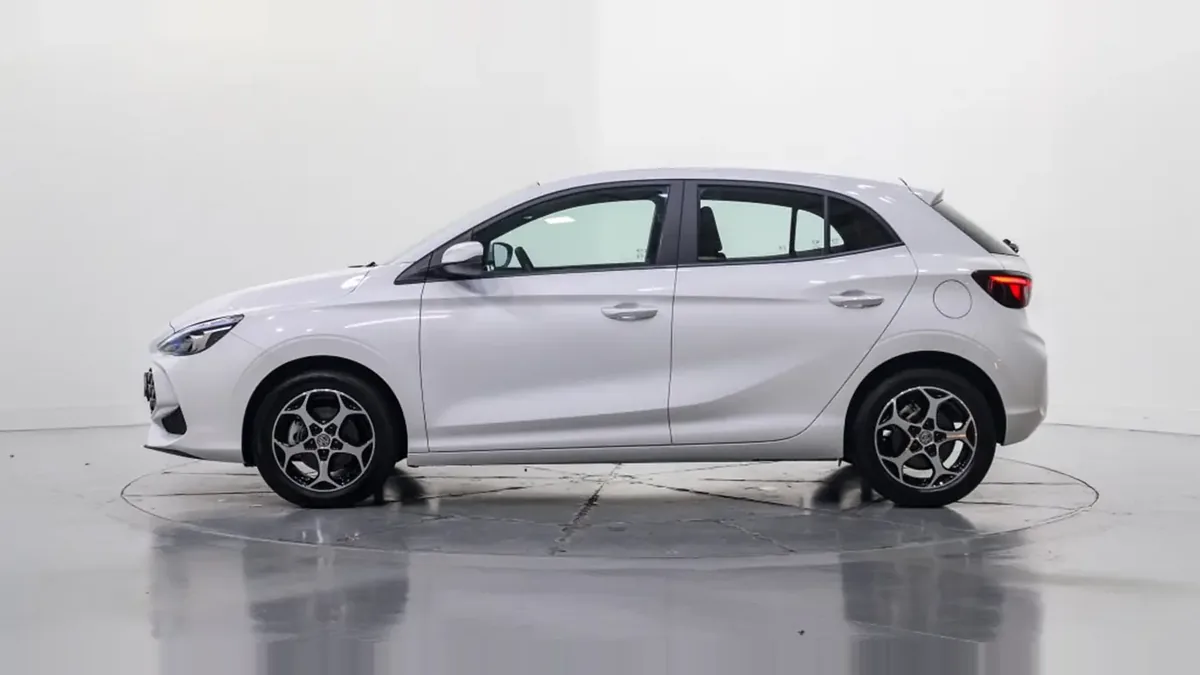 MG 3 Hybrid+ Business en renting en Zaragoza — vista 7