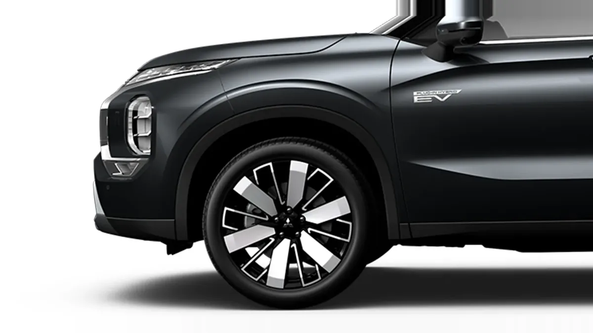 Mitsubishi Outlander PHEV Kaiteki 4WD 306CV en renting en Zaragoza — vista 10