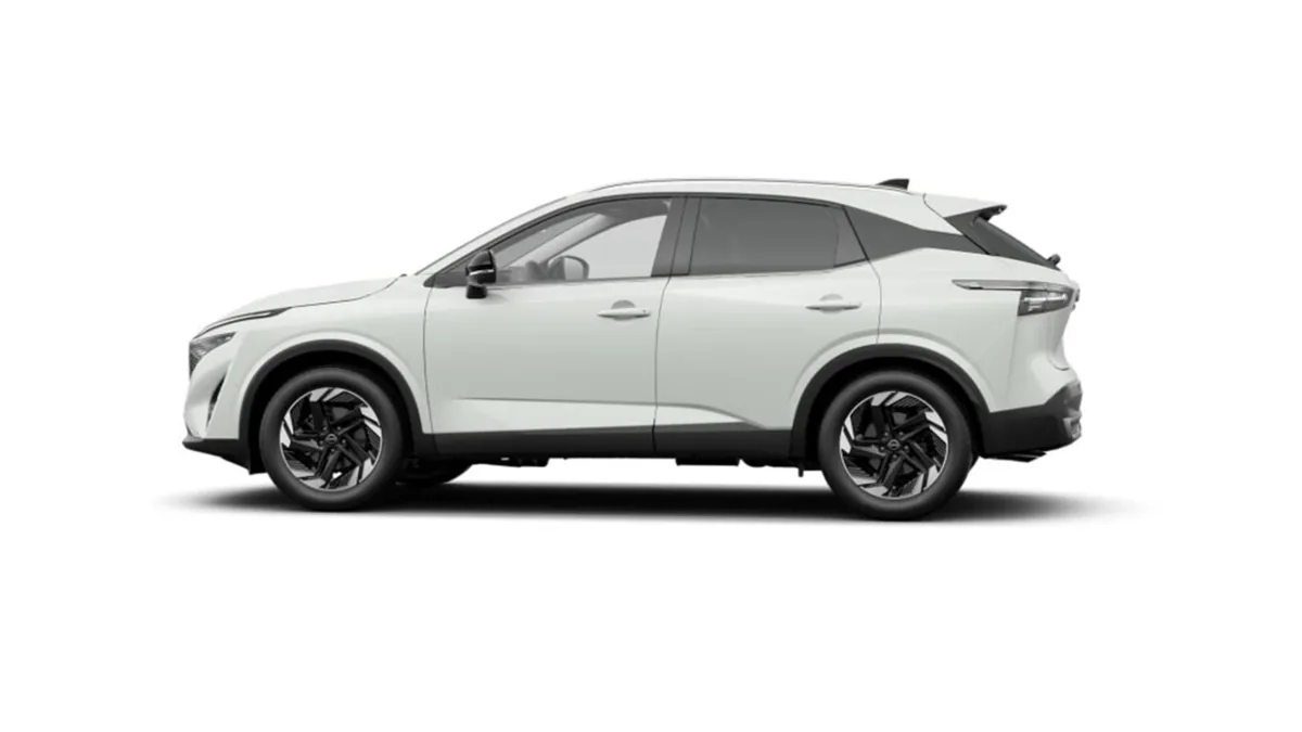 Nissan Qashqai DIG-T 158CV Mhev 4x4 Nconnecta AT en renting en Zaragoza — Trasera