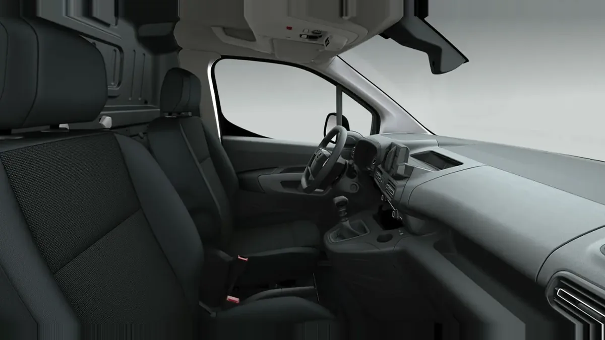 Opel Combo-e Cargo M 800kg en renting en Zaragoza — Interior