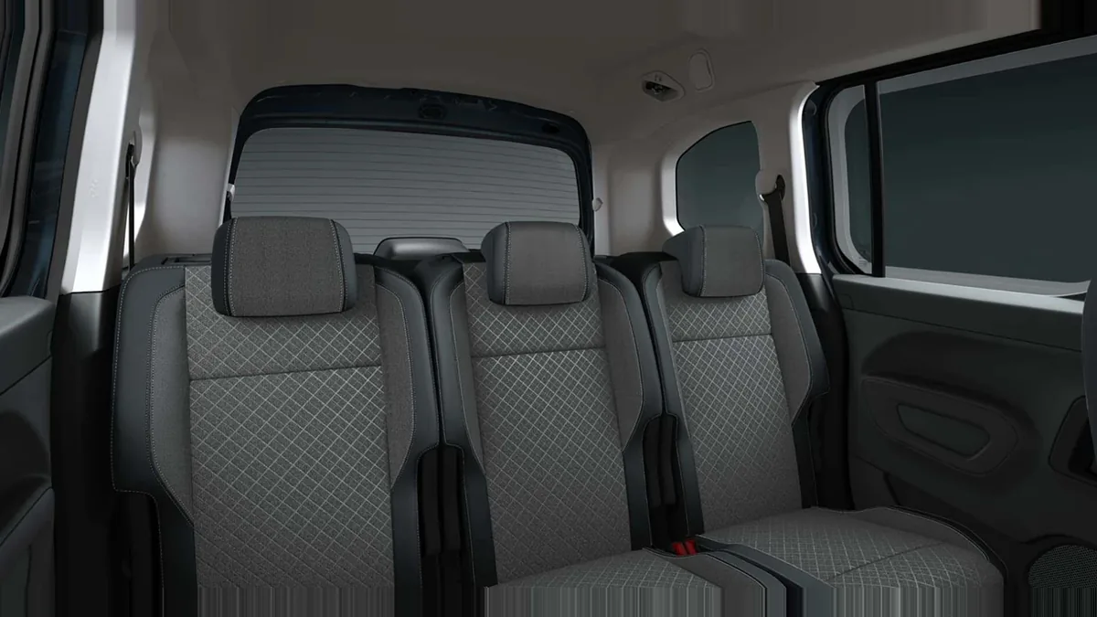 Opel COMBO ULTIMATE 1.5 TD 130CV S/S AT8 (AUTOMÁTICO) en renting en Zaragoza — vista 7