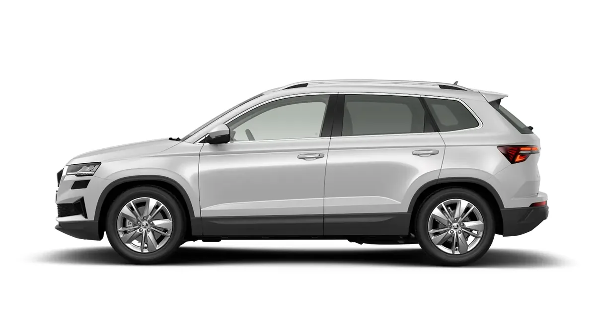 Škoda Karoq Selection 2.0 TDI DSG en renting en Zaragoza — Delantera