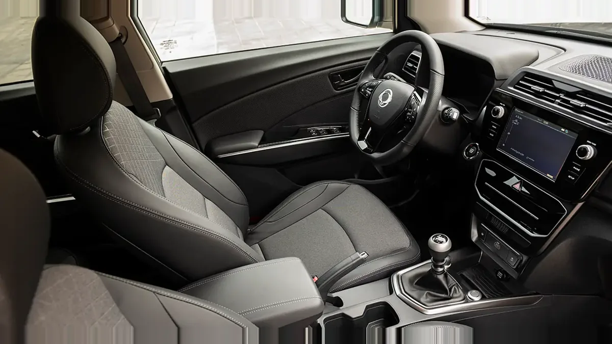 KGM Tívoli G15 Urban Plus 4x2 en renting en Zaragoza — vista 10