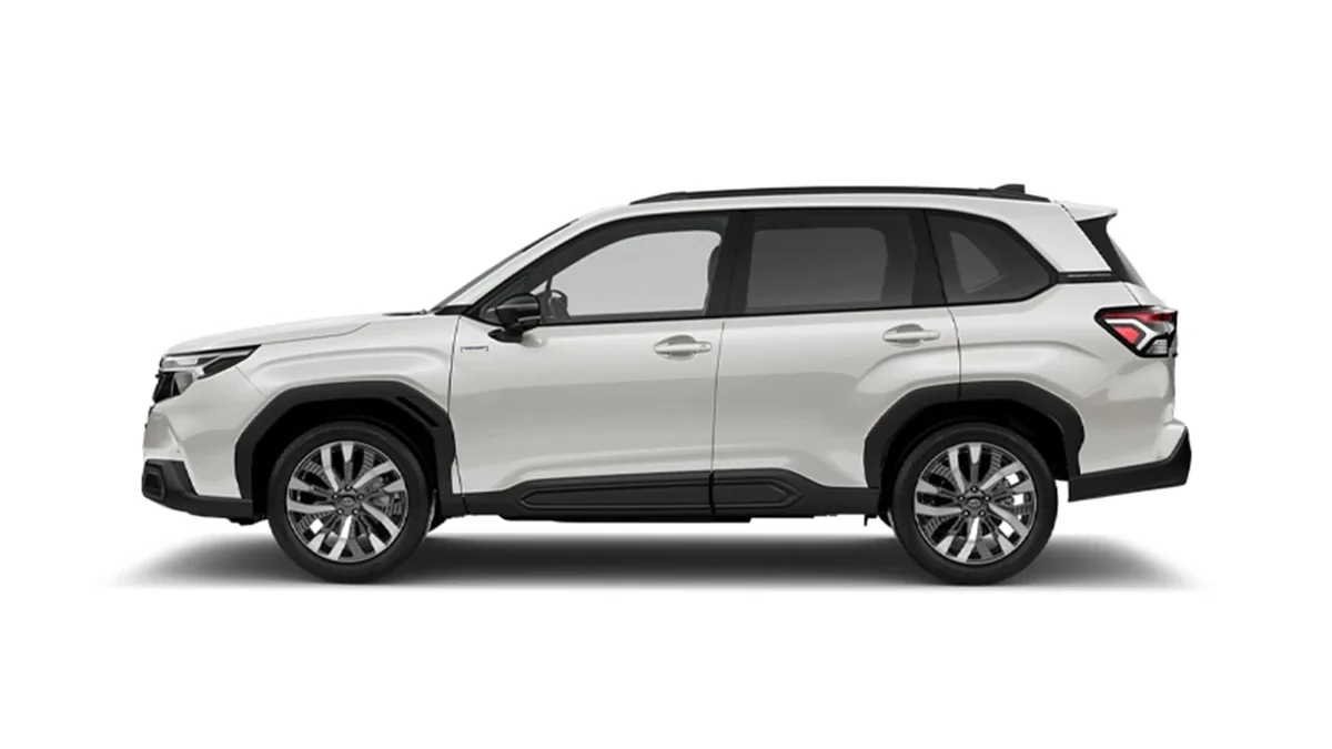 Subaru Forester 2.0i Hybrid Field CVT en renting en Zaragoza — Delantera