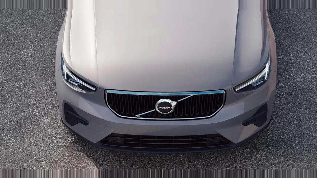Volvo XC40 2.0 B3 Core G Auto en renting en Zaragoza — Interior